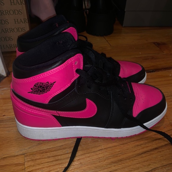 hot pink jordans womens